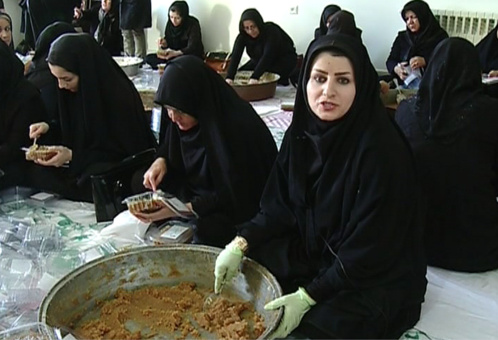 پخت حلوای بیش از 10 تنی در زنجان /نذری که بیش از دو دهه پیشکش آستان یار می شود