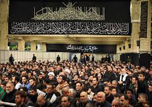 پیر غلام حسینی که بیش از ۵۰ سال خادمی در آستان اهل بیت (ع) دارد
