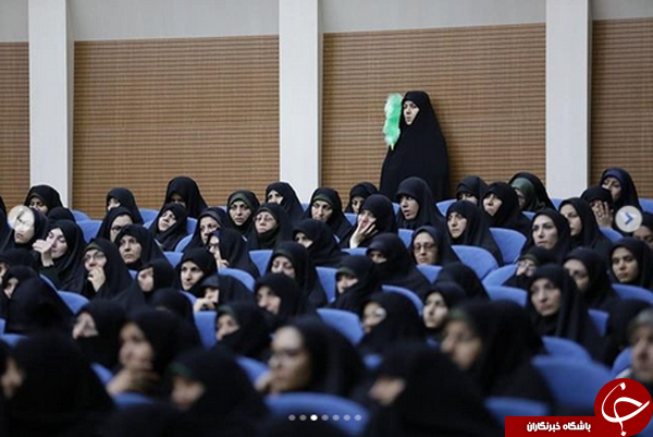راه حل سیاسی برای حل مشکلات اقتصادی انحراف از حل مشکلات مردم است
