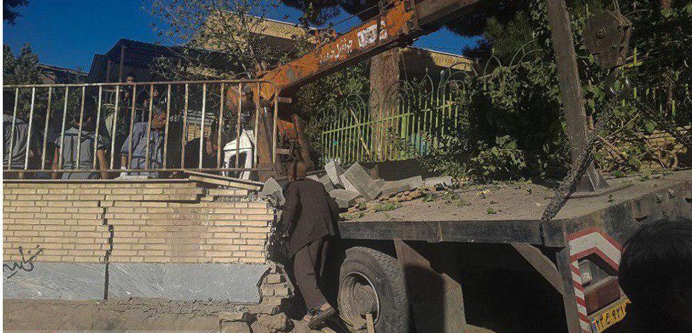 ۱۵ مصدوم در اثر برخورد جرثقیل با هیئت عزاداران حسینی + تصویر