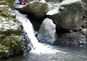 آبشار "باغو" از جاذبه‌های گردشگری گلستان + فیلم