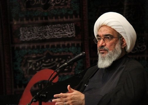 نخستین آمر به معروف و ناهی از منکر ذات اقدس الهی است