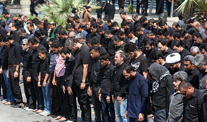 اقامه نمازظهر عاشورا درسراسر هرمزگان