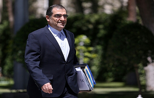 وزیر بهداشت وارد یزد شد