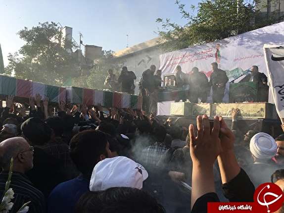 وداع دلدادگان مشهد الرضا با 11 گل آسمانی وداع دلدادگان مشهد الرضا با 11 گل آسمانی