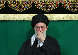 مداحی شب گذشته حاج حسین سازور در حضور رهبر انقلاب + فیلم
