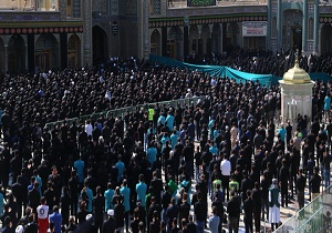 اقامه نماز ظهر تاسوعا در حرم کریمه اهل بیت(س)