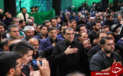 عزاداری معاون هماهنگ کننده ارتش و وزیر بهداشت در جمع عزاداران یزدی +تصویر