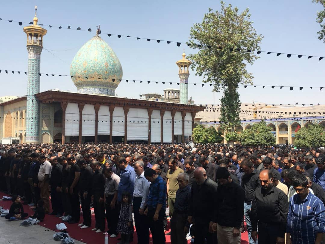 نماز ظهر عاشورا در حرم شاهچراغ (ع) اقامه شد