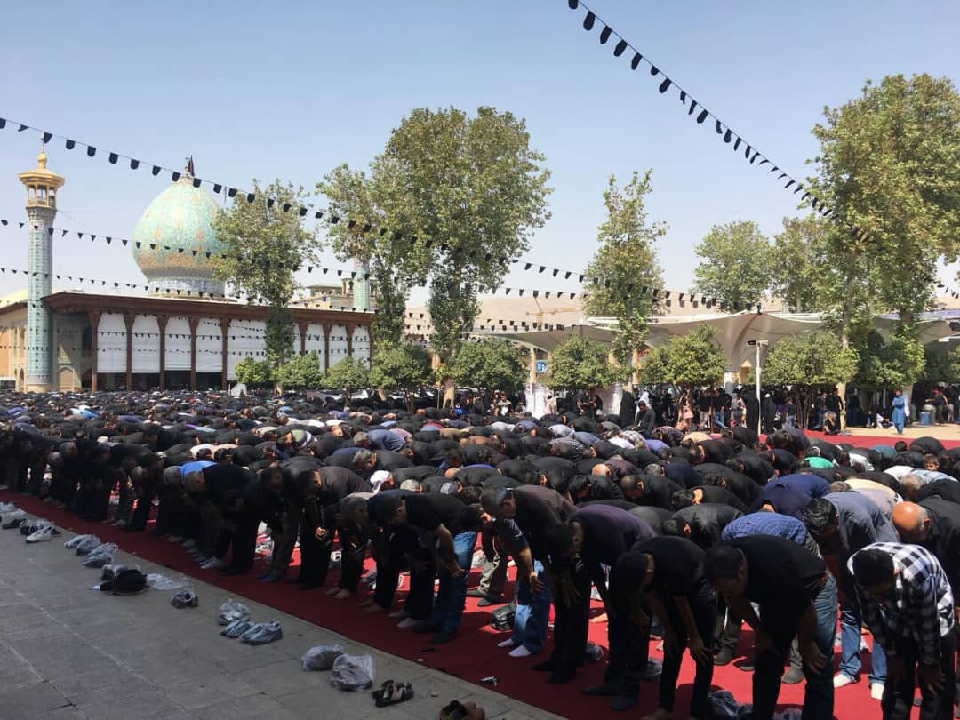 نماز ظهر عاشورا در حرم شاهچراغ (ع) اقامه شد