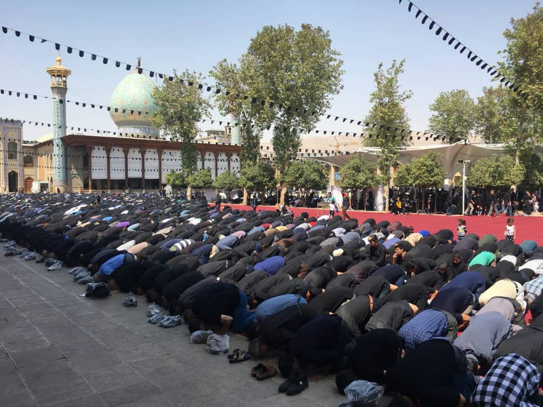 نماز ظهر عاشورا در حرم شاهچراغ (ع) اقامه شد