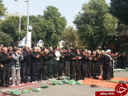 اقامه نماز ظهر عاشورا در خوی+تصاویر
