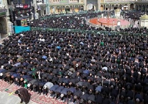 اقامه نماز عشق در سراسر ایران / تا هست جهان شور محرم باقی است