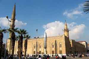بسته شدن مقام و مسجد امام حسین (ع) در قاهره در روز عاشورا