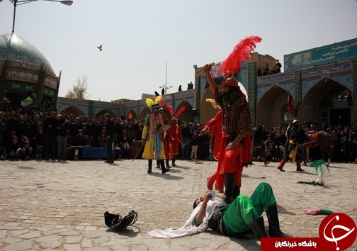 بافران نایین غرق در ماتم پسر فاطمه (س) / اقامه نماز ظهر عاشوراحسینی