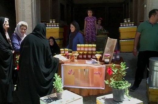استقبال گردشگران خارجی و داخلی از جشنواره لبنیات سنتی و عسل نراق