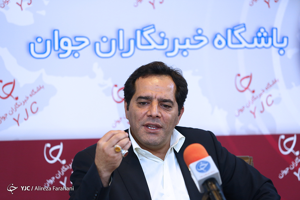 بالای ۸۰ درصد آقایان مداح در مسجد مداح نماز نمی خوانند!/ امروز کوچکترها برای بزرگترها می گیرند/ ۹۹ درصد هیئت ها فقط شور دارند و یک درصد شعور/ خیلی از مداحان جوان ما بلد نیستند قرآن بخوانند/ بین الحرمین بازی دنیای برخی ها شده است/