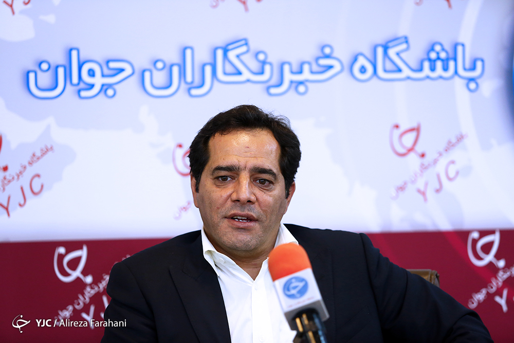 بالای ۸۰ درصد آقایان مداح در مسجد مداح نماز نمی خوانند!/ امروز کوچکترها برای بزرگترها می گیرند/ ۹۹ درصد هیئت ها فقط شور دارند و یک درصد شعور/ خیلی از مداحان جوان ما بلد نیستند قرآن بخوانند/ بین الحرمین بازی دنیای برخی ها شده است/