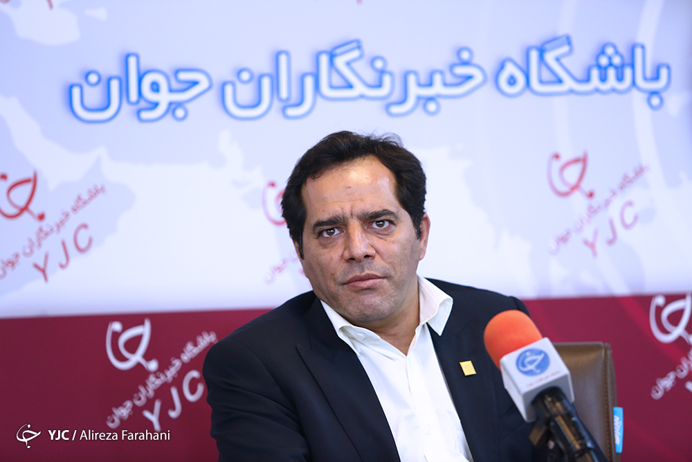 بالای ۸۰ درصد آقایان مداح در مسجد مداح نماز نمی خوانند!/ امروز کوچکترها برای بزرگترها می گیرند/ ۹۹ درصد هیئت ها فقط شور دارند و یک درصد شعور/ خیلی از مداحان جوان ما بلد نیستند قرآن بخوانند/ بین الحرمین بازی دنیای برخی ها شده است/