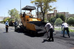 اجرای عملیات عمرانی آسفالت معابر عمومی شهر مهران