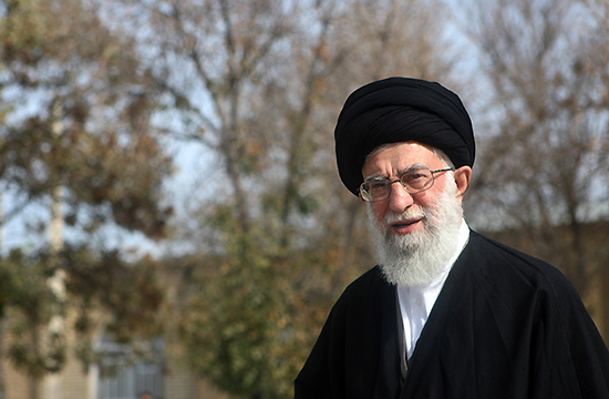 ضد انقلاب از سبک زندگی مقام معظم رهبری چه می&zwnj;گوید؟/راز دویدن ناگهانی خبرنگاران از دادگاه مشاور پیشین ترامپ چه بود؟/سرانجام بازداشت ۸ نفر از اعضای شورا&zwnj;های شهر استان تهران/رمز و رازهایی از پرده کعبه که شاید ندانید!