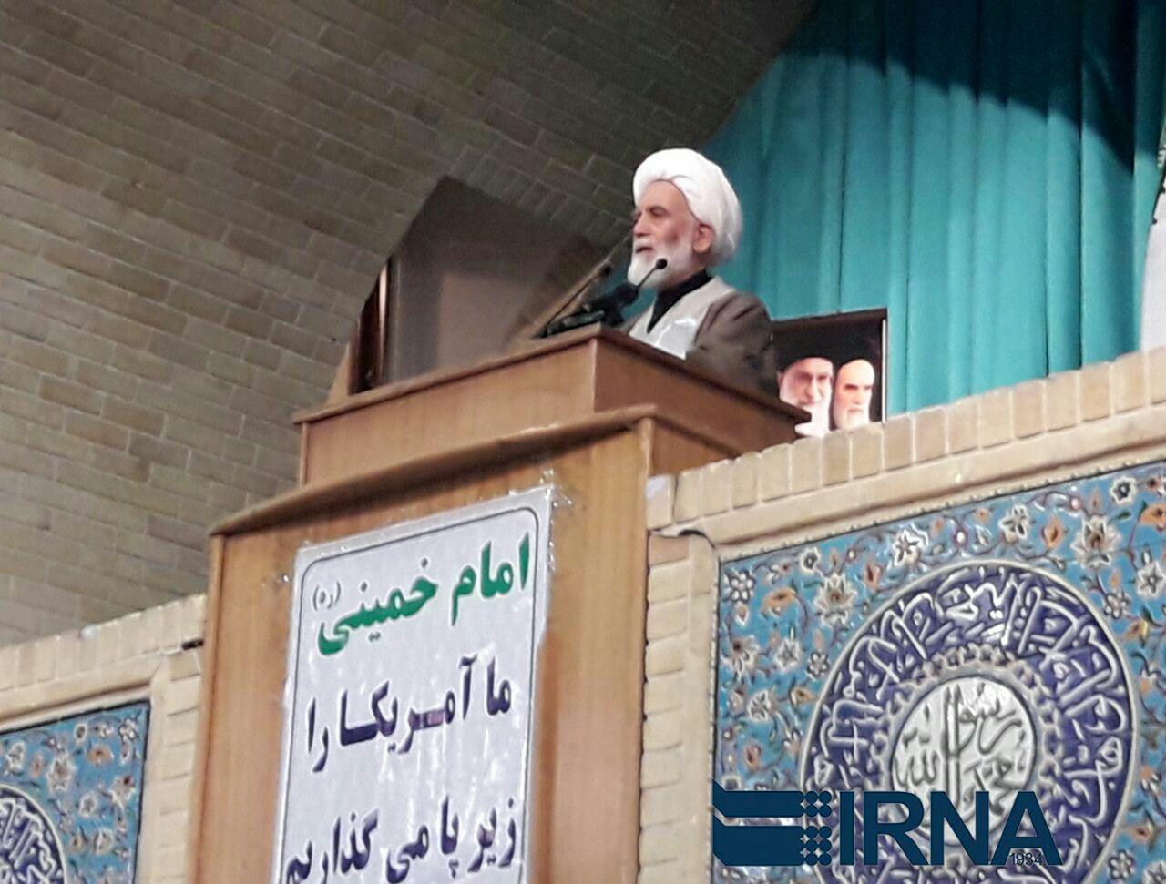 مجالس روضه باعث بالندگی و عزت روز افزون مکتب عاشورا شود.