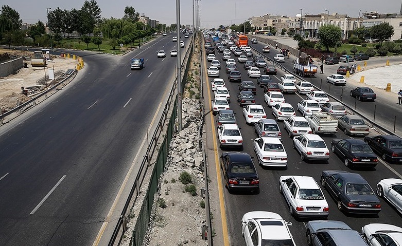 ترافیک در ۵ محور منتهی به تهران سنگین است/ مه گرفتگی در جاده&zwnj;های قزوین و اردبیل