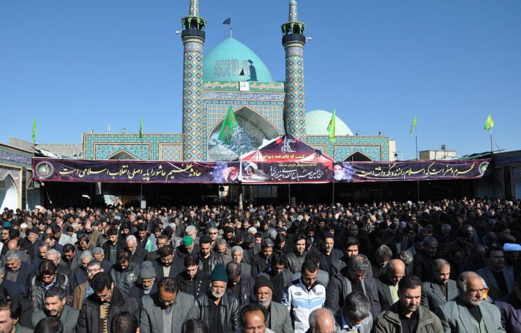 امامزاده سیدحمزه کاشمر در روز عاشورا میزبان ۱۷ هزار عزادار حسینی بود