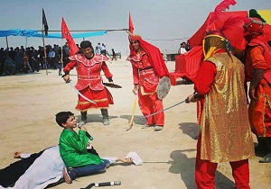 مراسم تعزیه‌خوانی روز عاشورا در "دشت بزرگ" + فیلم