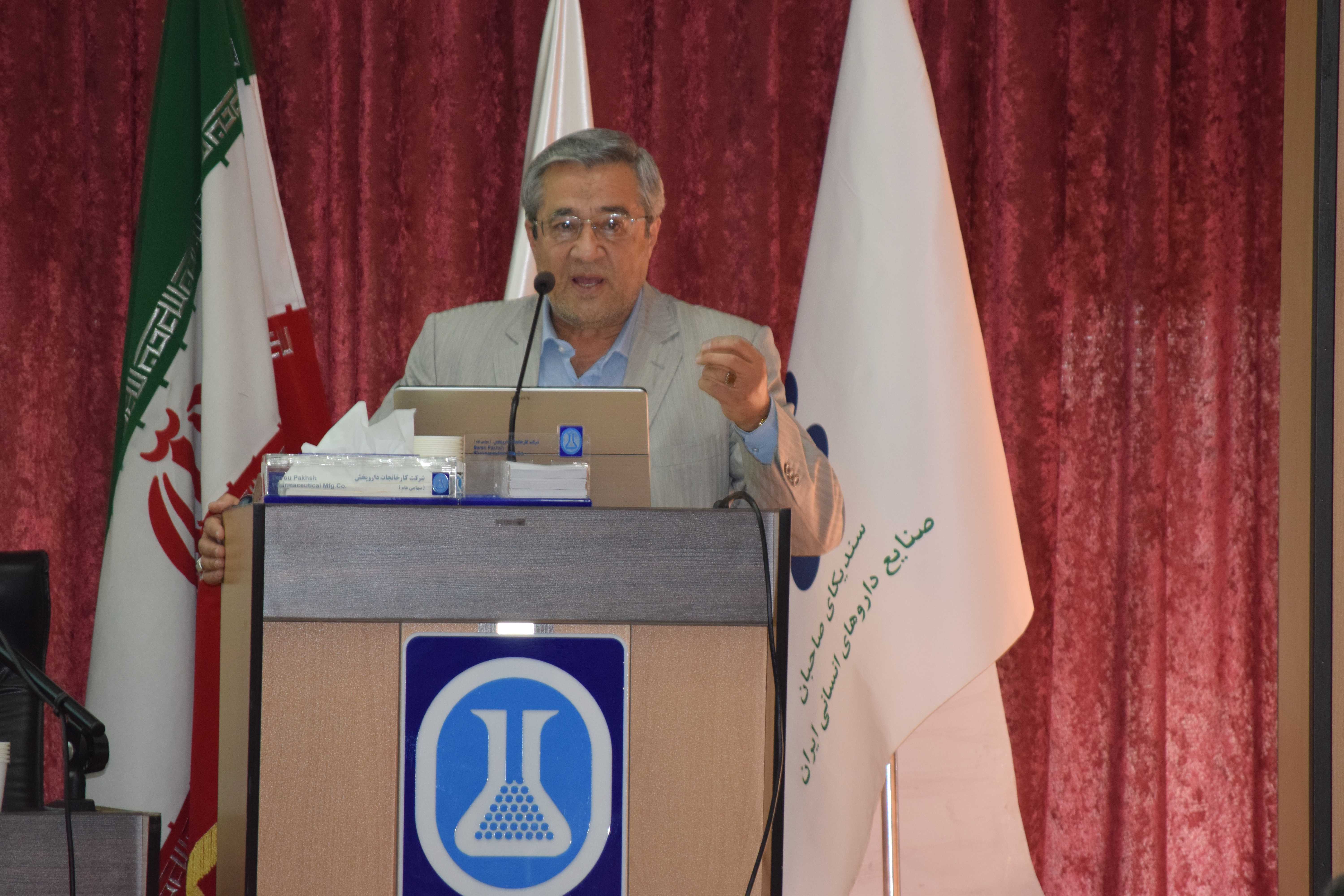چالش نقدينگى توليدكنندگان داخلى عامل كمبود داروهاى ايرانى/ صنعت داروسازى مورد بى‌مهرى مسئولان قرار گرفته است