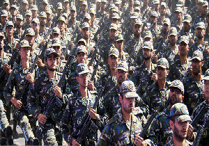 پرتویی از نور عاشورا در قلب انقلاب اسلامي ايران