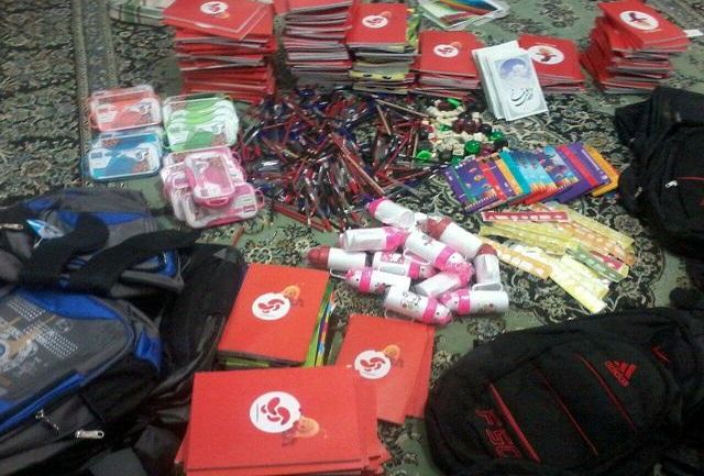 اهدا ۱ هزار بسته آموزشی در زرند