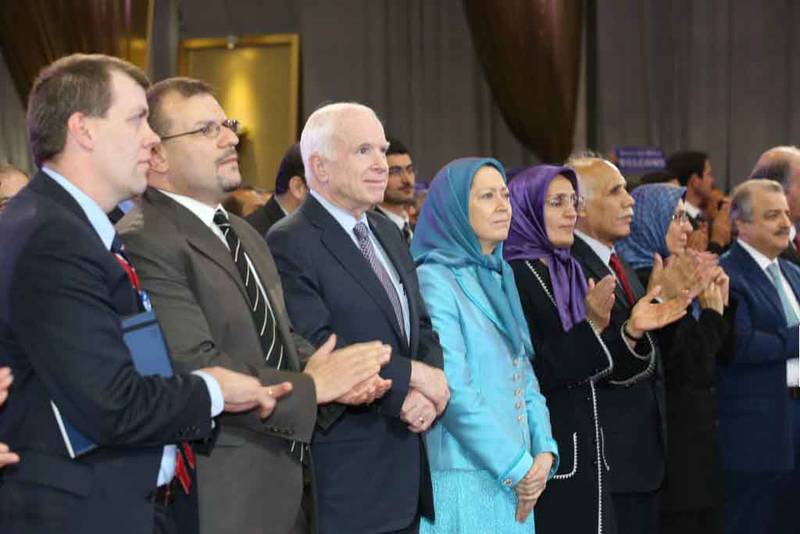 جان مک&zwnj;کین سناتور حامی گروهک تروریستی منافقین درگذشت