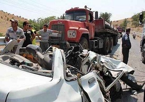 برخورد پراید با تریلر حادثه آفرید
