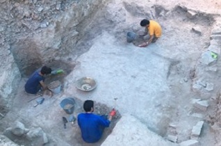 کشف یک دیوار خشتی در تپه‌ اشرف اصفهان