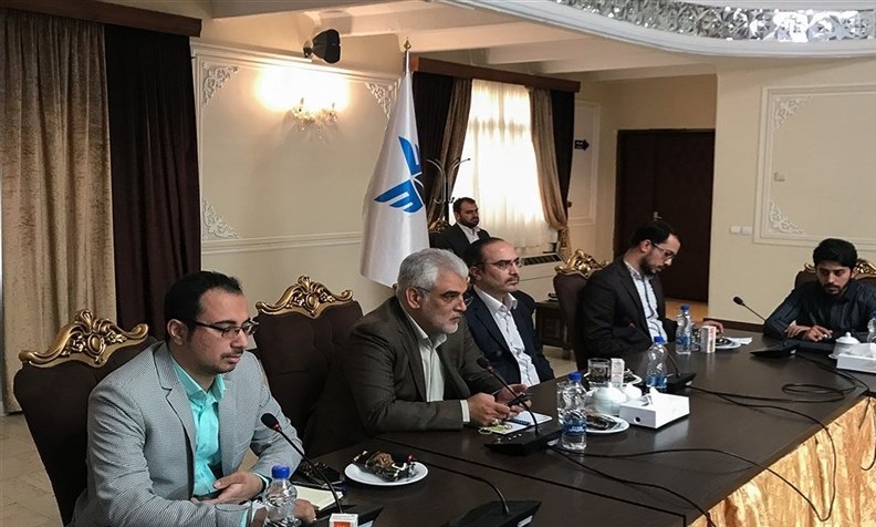 پایان نامه‌های کارشناسی ارشد ساماندهی می‌شوند/ دانشگاه آزاد می‌تواند در مقابل شبکه‌های مجازی فاسد بایستد