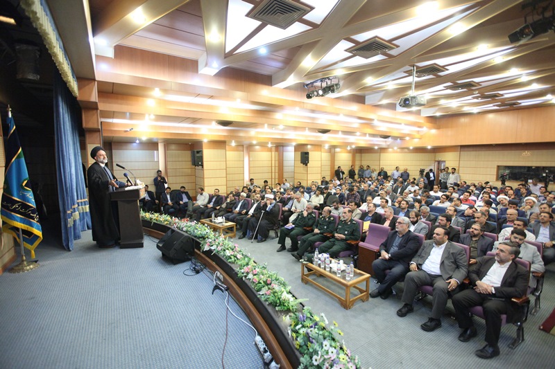 بسیج باید ایمان را تقویت کند/بار اصلی انقلاب بر دوش این نیروی مردمی بوده است