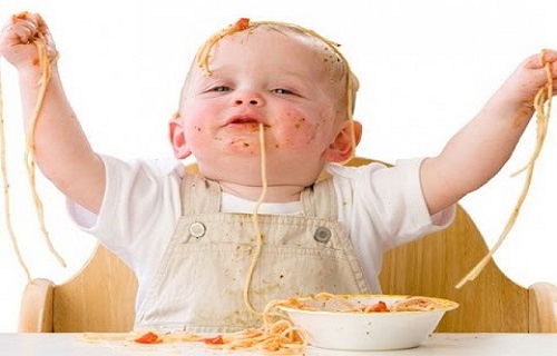 چگونه آداب غذا خوردن را به کودکان آموزش دهیم؟&zwnj;
