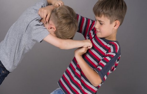 با نوجوان سرکش&zwnj;مان چگونه رفتار کنیم؟