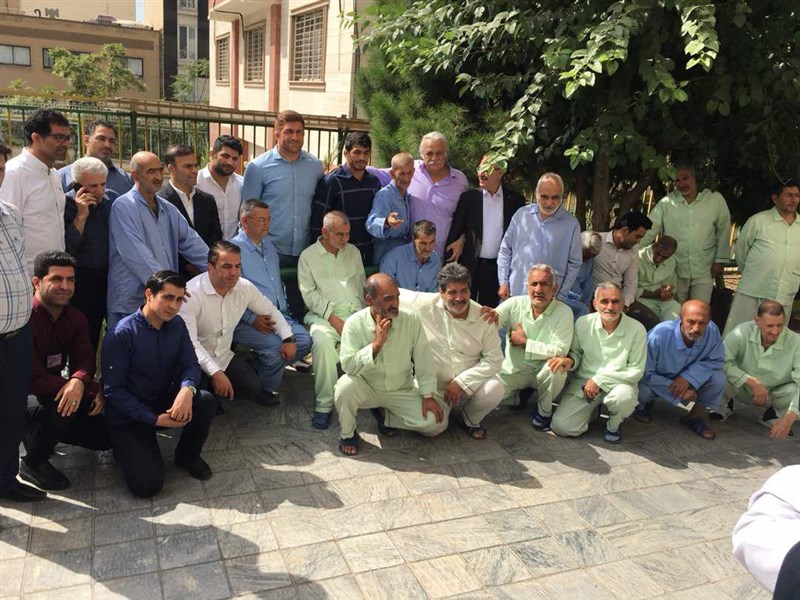 دیدار پیشکسوتان و قهرمانان کشتی با جانبازان اعصاب و روان