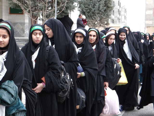 تلاش برای دستیابی به سهم ۳۰ درصدی مدیریت زنان/ شناسایی چالش های دانش آموزان دختر دهه هشتادی