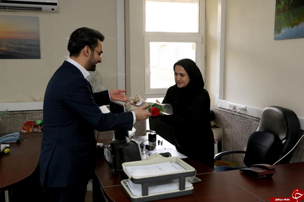 تقدیر آذری جهرمی از کارمندان وزارت ارتباطات