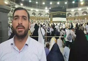 تلاوت زیبای قرآن در جوار خانه خدا + فیلم