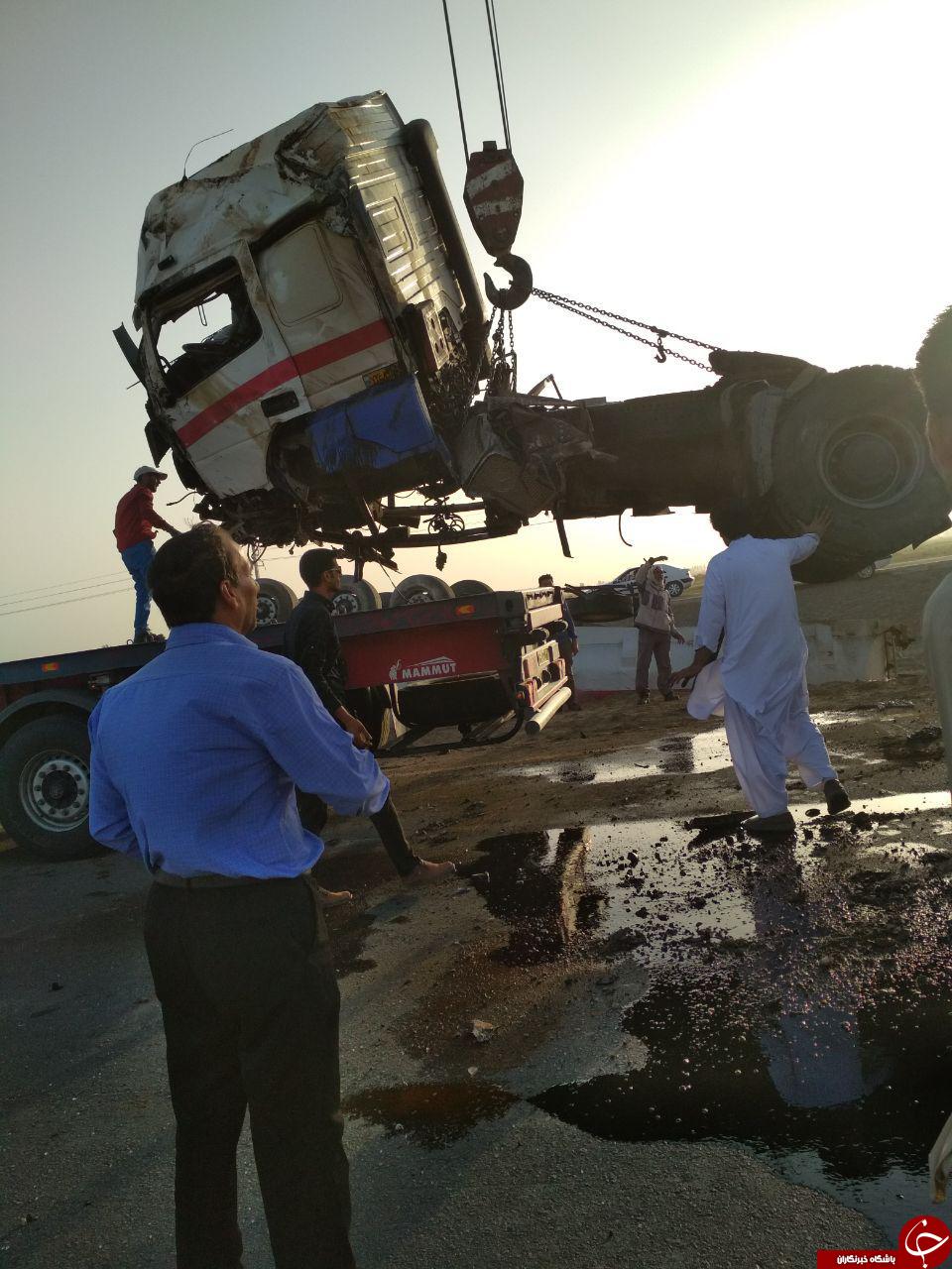 واژگونی تانکر نفت در زابل + تصاویر