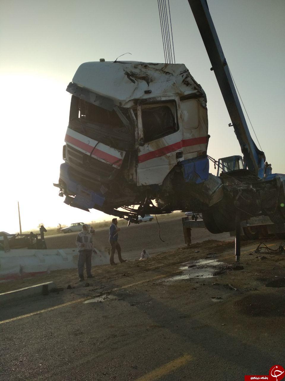 واژگونی تانکر نفت در زابل + تصاویر