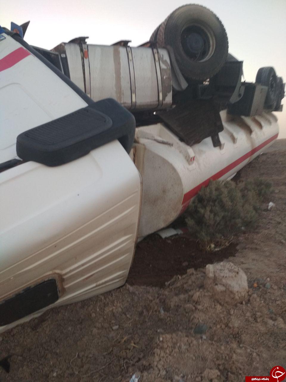 واژگونی تانکر نفت در زابل + تصاویر