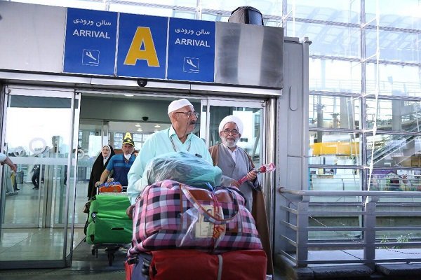ورود اولین گروه حجاج به فرودگاه بین&zwnj;المللی امام خمینی (ره)