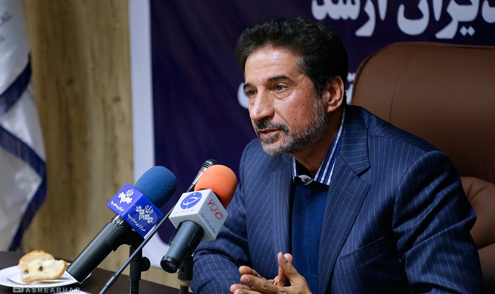 هشدار دبیر انجمن پتروشیمی به جولان دلالان دربورس کالا/ محصولات پتروشیمی قاچاق می شود