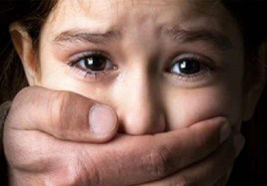 رفتار هولناک خانواده انگلیسی در آزار و اذیت کودکان