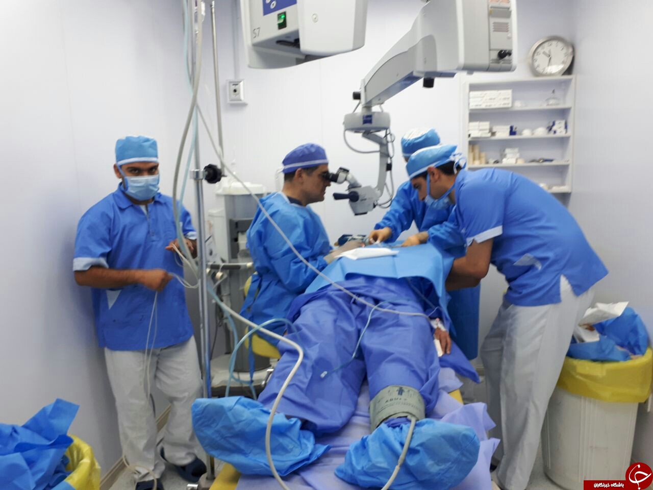 جراحی و معاینه بدون هزینه وزیر بهداشت تحفه شیرین برای چشم زلزله زدگان